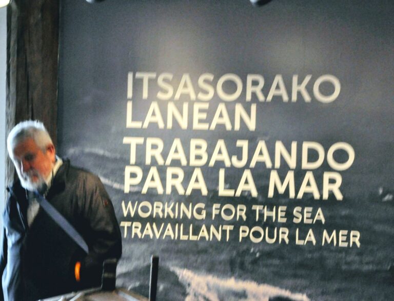 Exposición Trabajando para la mar