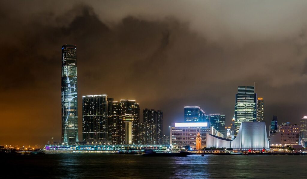 Hong Kong: ICC eraikina eta Victoria badia