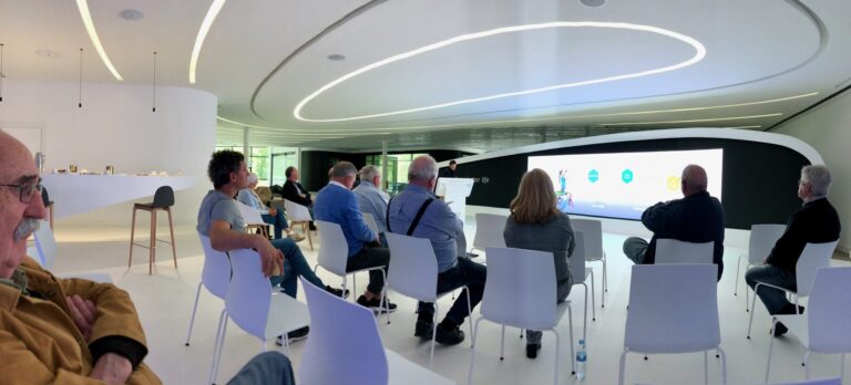 Sala de presentación de Irizar e-mobility (panorámica)