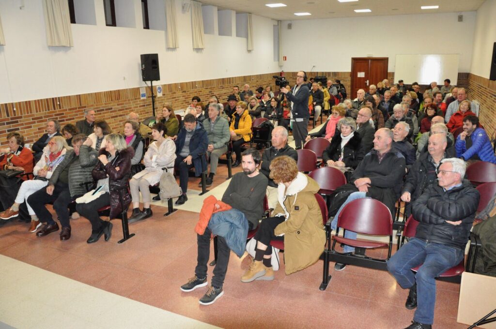 Charla «La guerra de Ucrania y la invasión rusa» con Asier Blas Mendoza, 7 de marzo de 2023 (1/10): Vista general de la sala