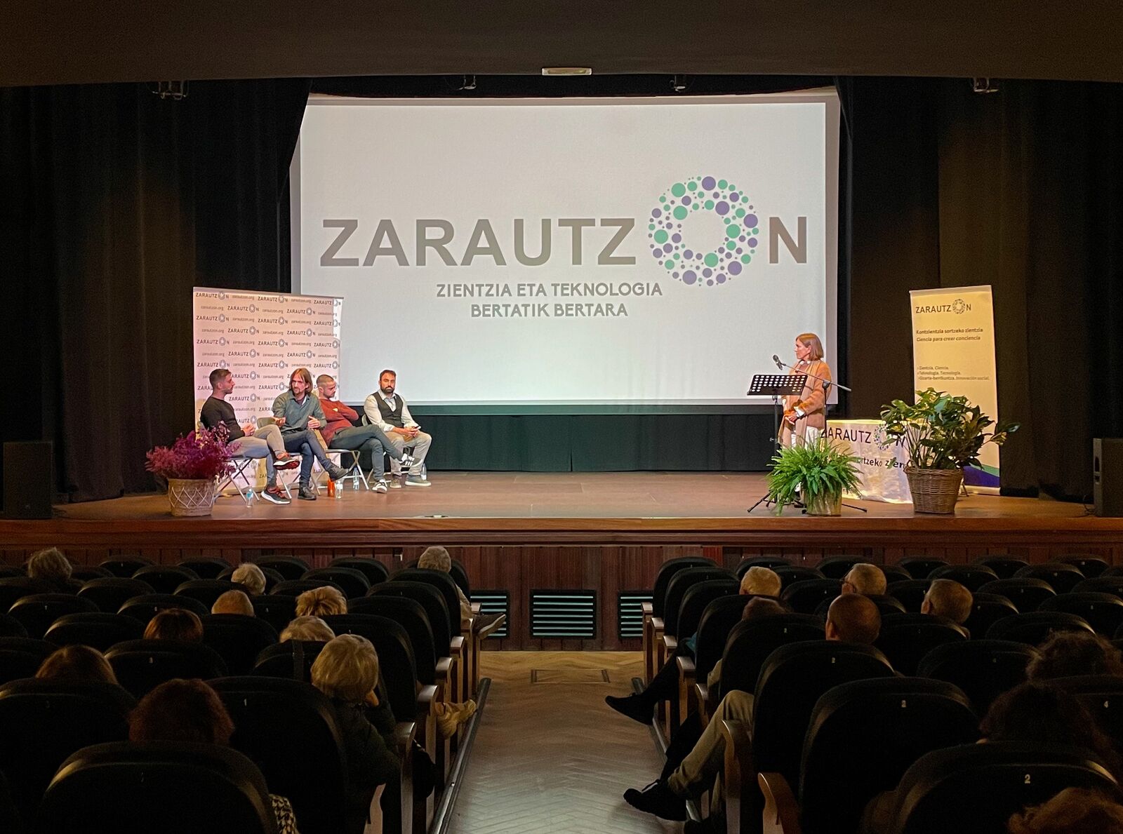Modelo Aretoa ekitaldian zehar
